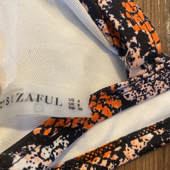 Zaful printed bikini.  Size small.  Worn only once - Picture 6 of 8